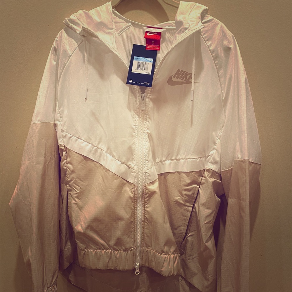 Nike windbreaker! Never worn, tag still on!